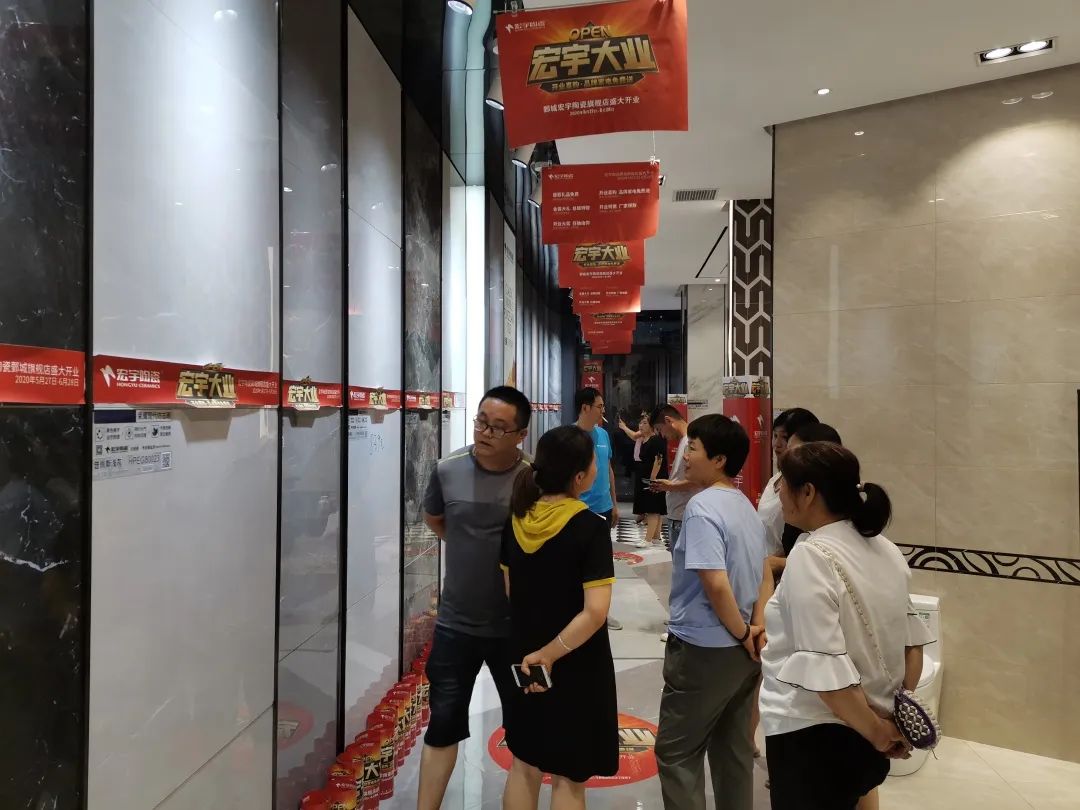 开云体育登录-足球赛事盛况空前，对决精彩纷呈