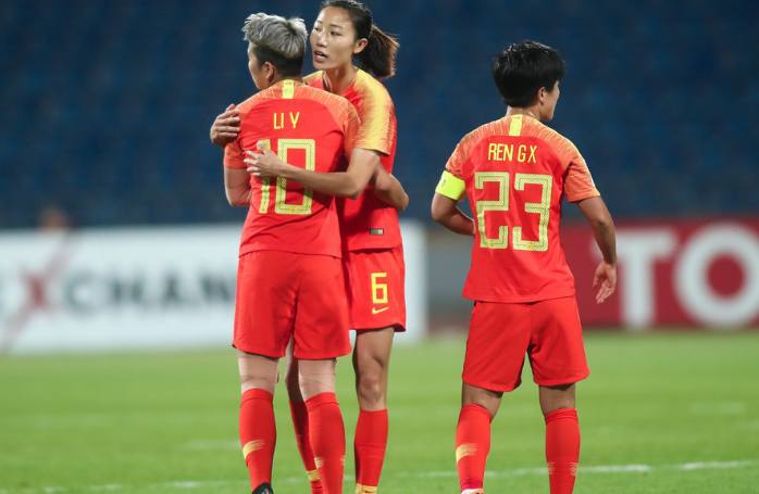 惊艳表现！美国女足对抗约旦队