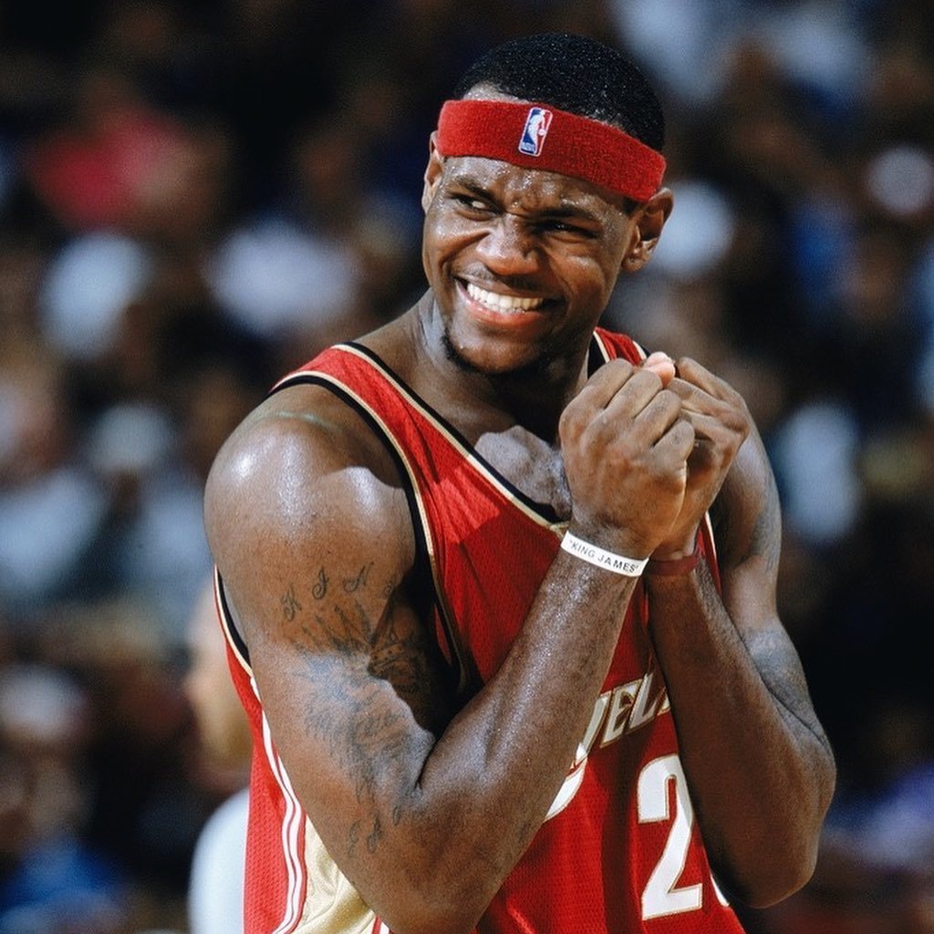 包含球星生涯首秀带球突破欲战上争胜的词条