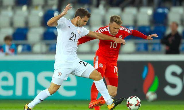 林茨豪取拜仁慕尼黑，追逐巨人