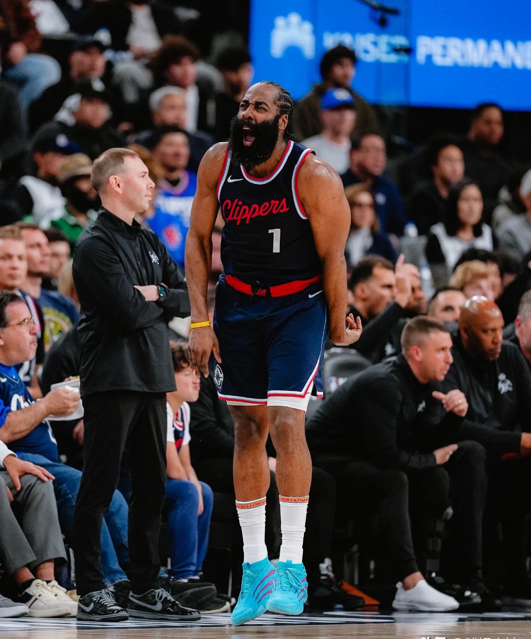 火箭球星哈登因伤缺席下一场对阵太阳的比赛