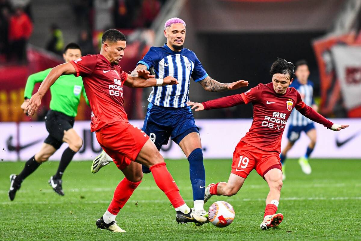 上港中场组织发挥出色，助球队实现胜利的简单介绍