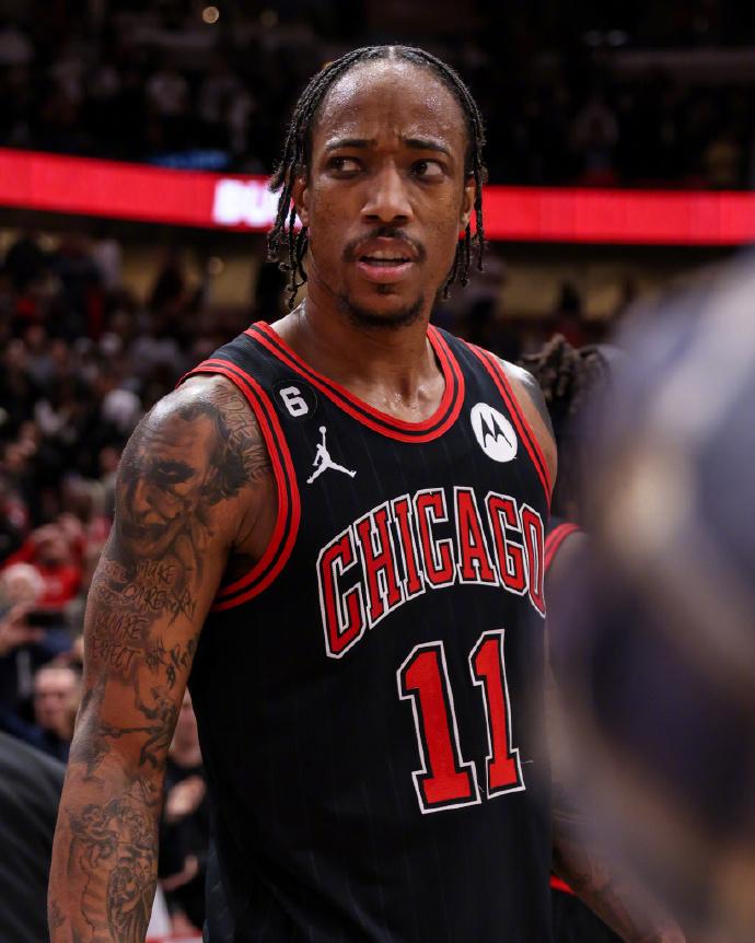 马刺逆转活塞，德罗赞贡献关键抢断