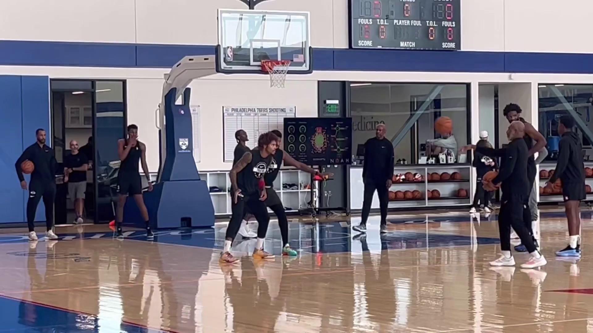 灰熊顽强逆袭，孟菲斯逆转保罗乔治联手三杀雷霆