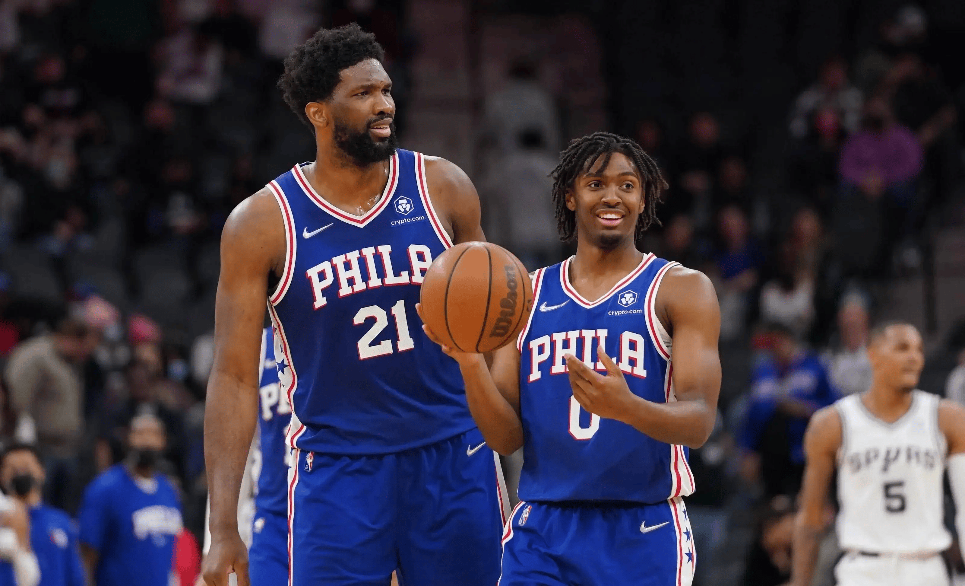 76人主场击败黄蜂，恩比德28+12