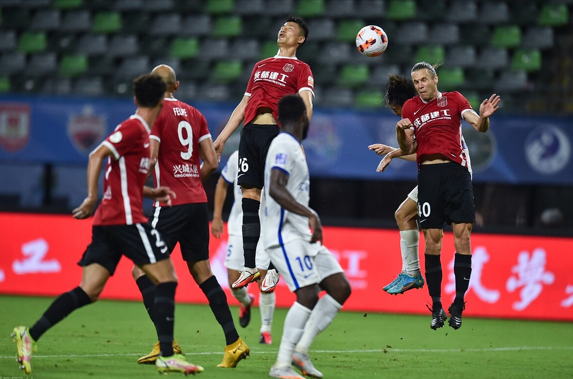 雄狮主场险胜76人，保持不败的简单介绍