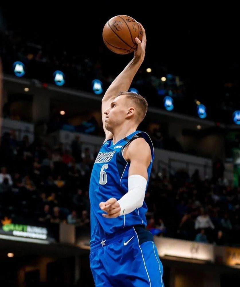 关于尼克左膝盖韧带撕裂,将缺席数周的信息 关于尼克左膝盖韧带撕裂,将缺席数周的信息