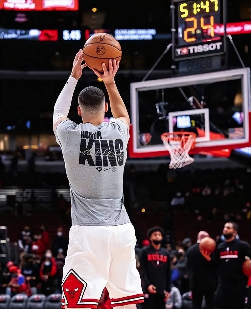 开云官网-公牛横扫骑士，拉文全场高效